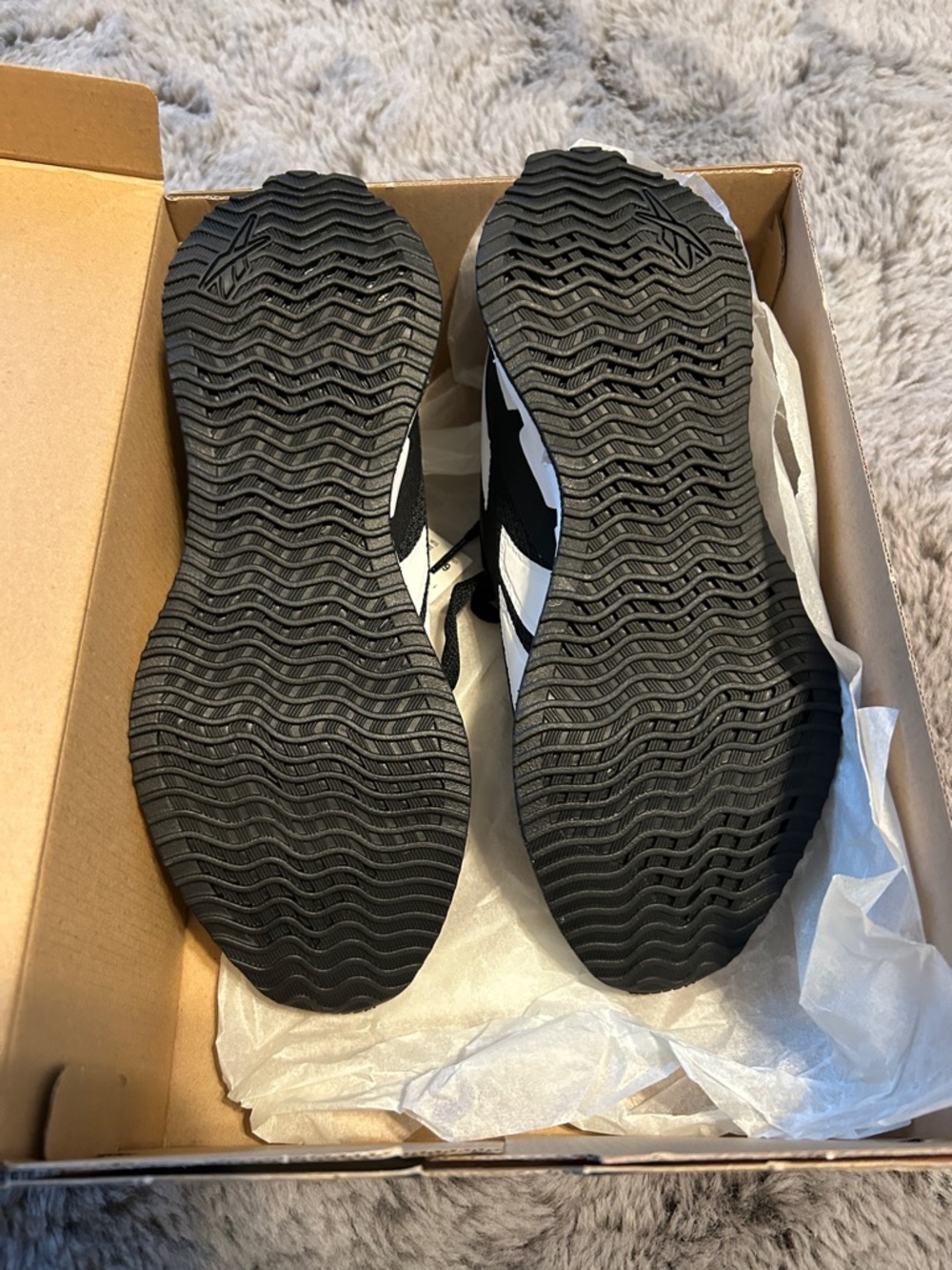 NWT Reebok Kids Black and White Zig Dynamica 2.0 Sneakers. Never worn. - Picture 11 of 11